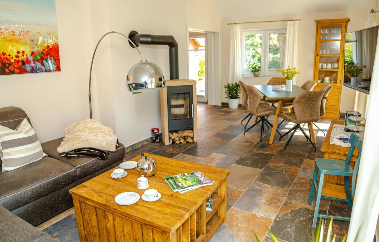 Вилла Reetdach Ostfriesenhaus Sudbrookmerland Экстерьер фото