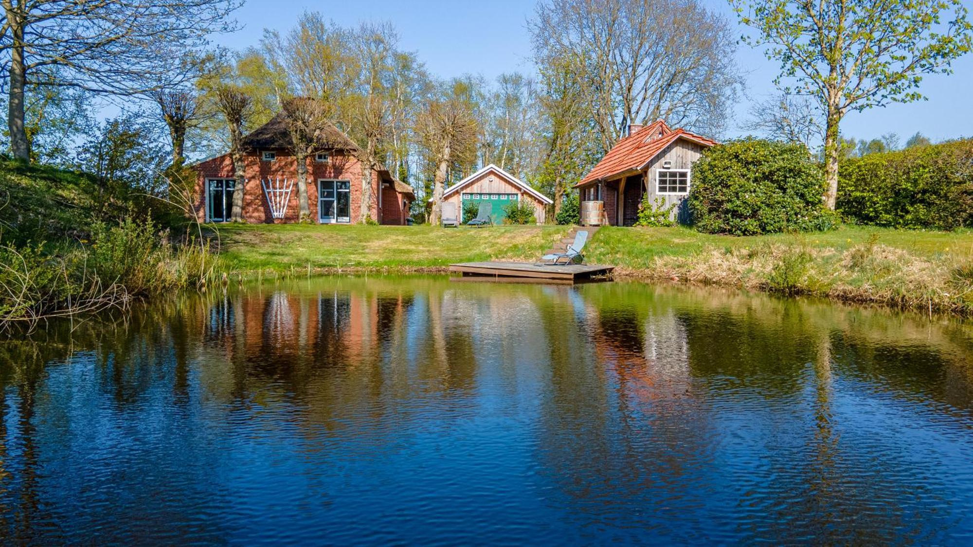 Вилла Reetdach Ostfriesenhaus Sudbrookmerland Экстерьер фото